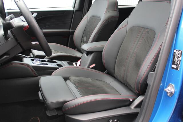 Ford KUGA 2.5-243pk PHEV ST-Line X. Nieuw Model ! Van ¤. 54.937,- voor ¤. 43.735,- ! Trekgewicht van 2.100kg ! Elektr. verstelb. AGR stoelen voor, Stoel-, stuur-, voorraam- en achterbank verwarming, Elektr. panorama/schuif-kanteldak , Trekhaak wegklapbaar,