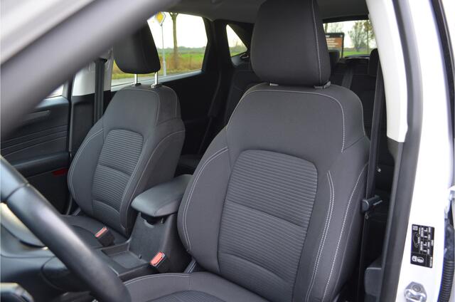 Ford KUGA 2.5 PHEV Carplay Achteruitrijcamera Spoorwisselassistent Digital Cockpit