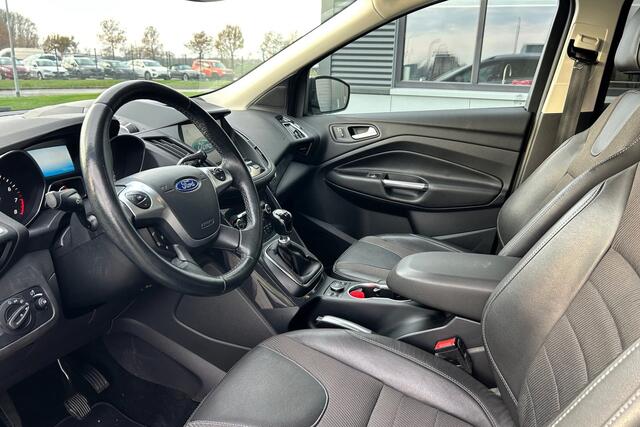 Ford KUGA 1.5 150pk Titanium 1e eig.! CAMERA WINTER PAKKET TREKHAAK