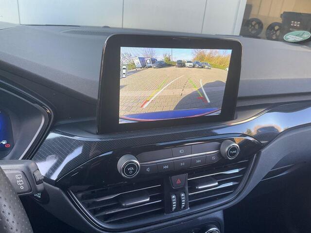 Ford KUGA 2.5 PHEV ST-Line X | Wegklapbare trekhaak | Adaptive cruise control | Winter Pack | Camera | Dodehoeksensoren | Bang&Olufsen | Half-leder | Rode remklauwen | 1.500 kg trekgewicht