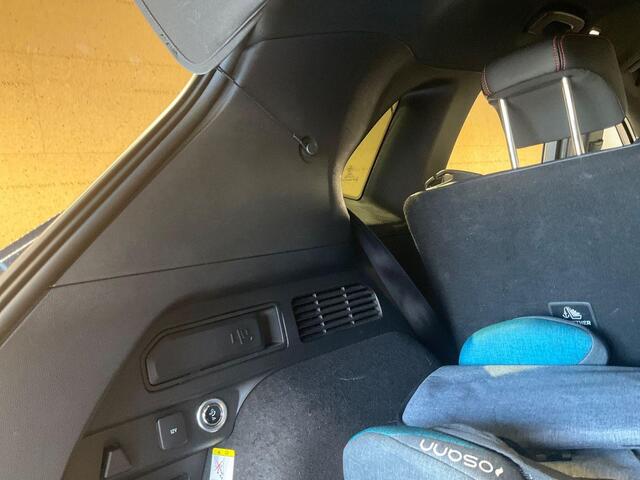 Ford KUGA 2.5 PHEV ST-Line X | Wegklapbare trekhaak | Adaptive cruise control | Winter Pack | Camera | Dodehoeksensoren | Bang&Olufsen | Half-leder | Rode remklauwen | 1.500 kg trekgewicht