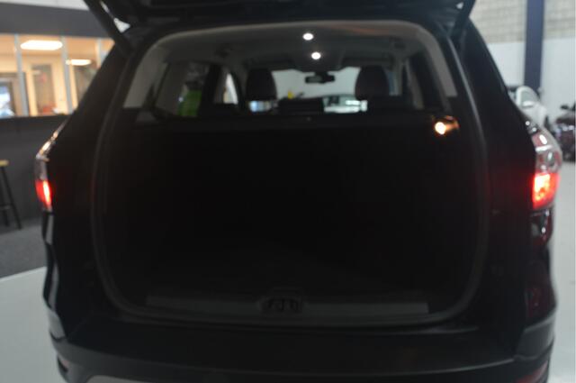 Ford KUGA 1.5 EcoBoost Titanium // 141.000 km // NAVI // CAMERA // PDC // TREKHAAK // STUUR&STOELVERW. // EL.ACHTERKLEP //