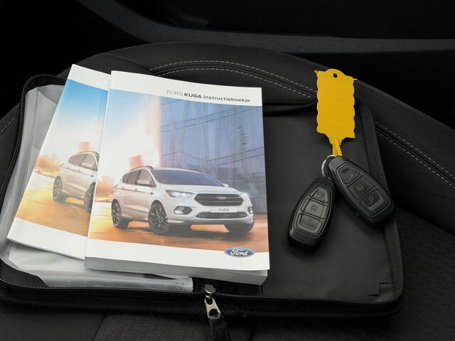 Ford KUGA 1.5 Titanium Winter Pack - Stoelverwarming - Trekhaak 1800 Kg