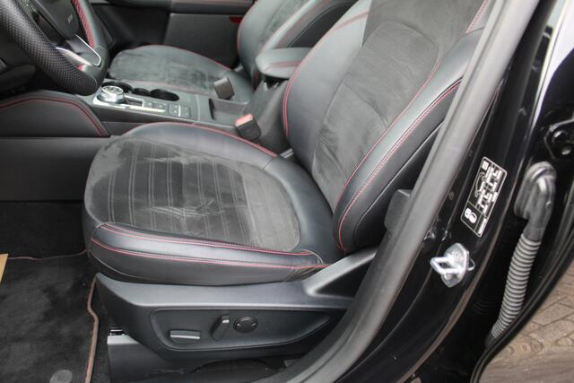 Ford KUGA 2.5-225pk Plug-in Hybrid ST-Line X. Hybride rijden voor een reële prijs ! Adaptive Cruise Control, Stoel- en voorraamverwarming, Climate Control, Metallic lak, Camera v+a, Elektr. achterklep, Side- en lane assist etc.