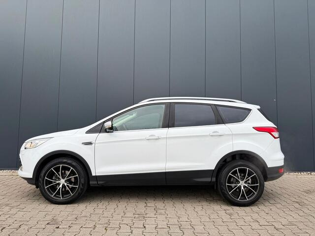 Ford KUGA 1.5 Titanium navi / leer / trekhaak / camera