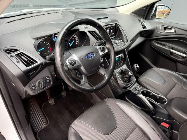 Ford KUGA 1.5 Titanium navi / leer / trekhaak / camera