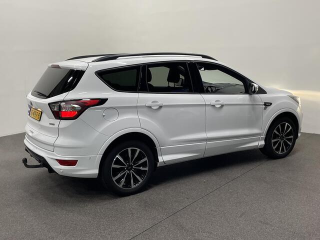 Ford KUGA 1.5 EcoBoost ST Line Navigatie Xenon Automatische Airco Bluetooth Cruise Control Parkeersensoren voor+ achter Dakrails Trekhaak 18 inch weinig kilometers!