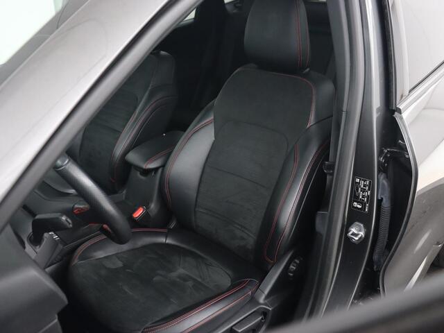 Ford KUGA 2.5 PHEV ST-Line X | Panoramadak | Head-Up | Trekhaak | Stoelverwarming | 360 Camera | B&O Sound | Carplay | Navigatie | Achterbankverwarming | Half leder | Keyless | Plug In