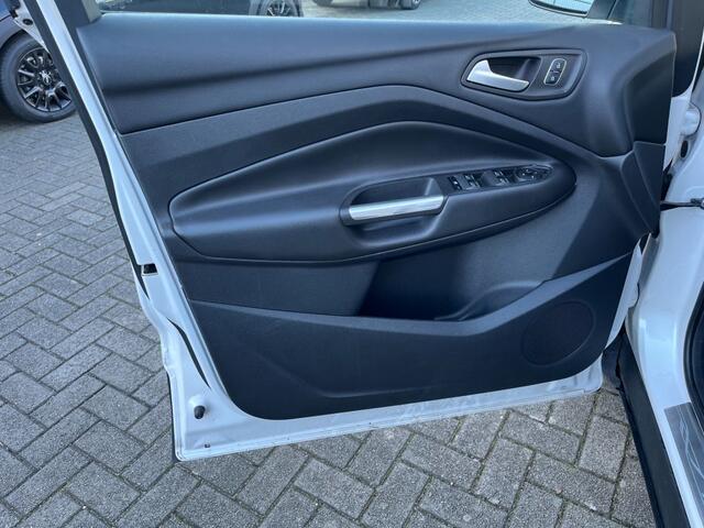 Ford KUGA 1.5 150PK EcoBoost Titanium parelmoer Trekhaak/Navi/PDC