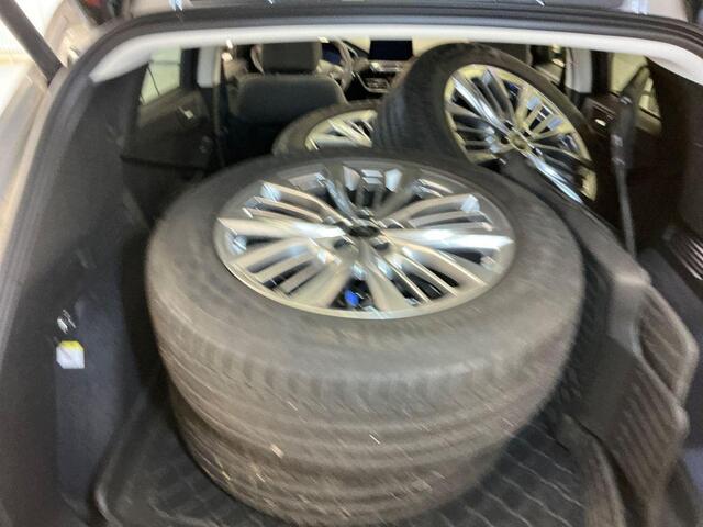 Ford KUGA 2.5 PHEV Vignale | Weg/Uitklapbare Trekhaak (Elektrisch bedienbaar) | Panoramadak | Adaptive cruise control | Winter Pack | Dodehoeksensoren | Camera | Head up Display