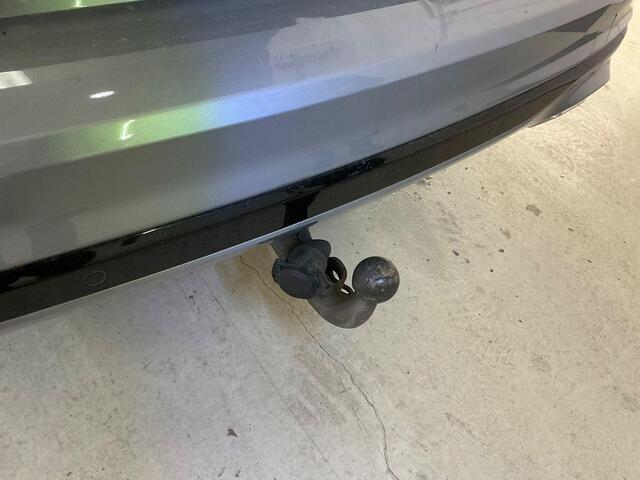 Ford KUGA 2.5 PHEV Vignale | Weg/Uitklapbare Trekhaak (Elektrisch bedienbaar) | Panoramadak | Adaptive cruise control | Winter Pack | Dodehoeksensoren | Camera | Head up Display