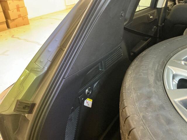 Ford KUGA 2.5 PHEV Vignale | Weg/Uitklapbare Trekhaak (Elektrisch bedienbaar) | Panoramadak | Adaptive cruise control | Winter Pack | Dodehoeksensoren | Camera | Head up Display