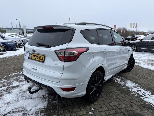 Ford KUGA 1.5 EcoBoost 150 PK ST Line 19 Inch LED Achteruitrijcamera Trekhaak 2000 KG Trekgewicht Stuurwielverwarming Xenon