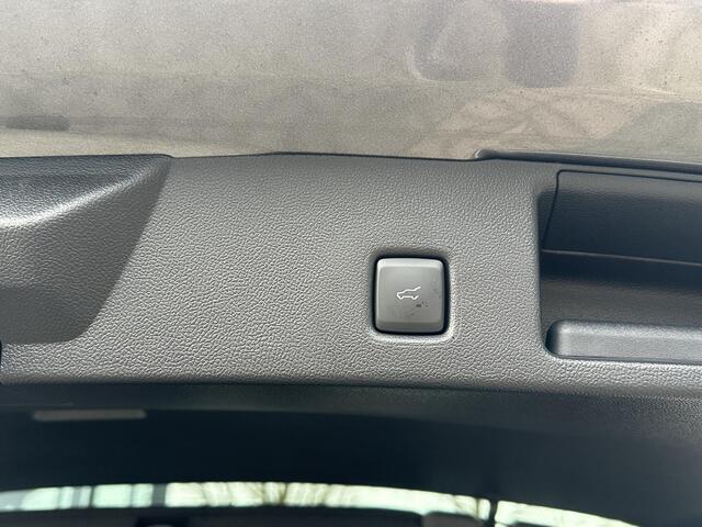 Ford KUGA 2.5 PHEV ST-Line X NIEUWE AUTO | FABRIEKSGARANTIE WINTERPACK | PANO | 360 CAMERA| ELEK. ACHTERKLEP| ACHTERBANK VERWARMD | STOEL + STUURVERWARMING | SUPER COMPLEET!