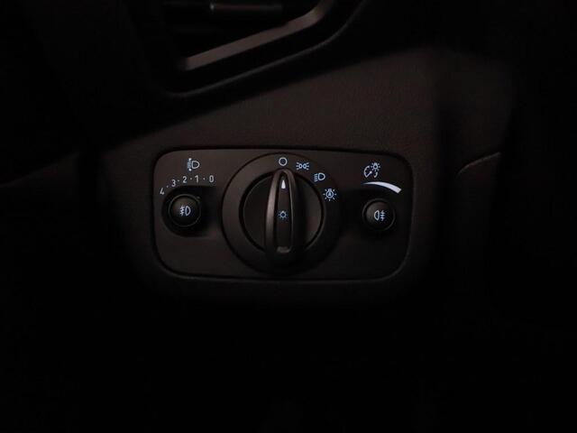 Ford KUGA 1.5 EcoBoost 150PK ST Line 1800 kilo trekgewicht Extra set LM wielen