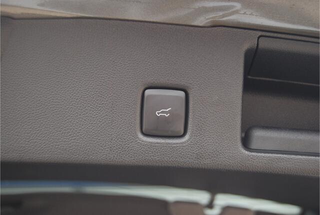 Ford KUGA 2.5 PHEV 243PK ST-Line X | PANORAMADAK | ELEKTR. TREKHAAK | LED MATRIX | STOEL- STUUR/VOOR- VERWARMING