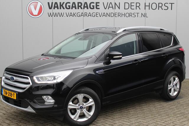 Ford KUGA 1.5-150pk EcoBoost Titanium. Nette Ford Kuga met een trekgewicht van maar liefst 2.000kg ! Autm. airco, stoel-, stuur- en voorraamverw., camera, parkeersensoren achter, navigatie, telefoonvoorb., 17"LM wielen+all season banden, trekhaak, adapt. cruise cn