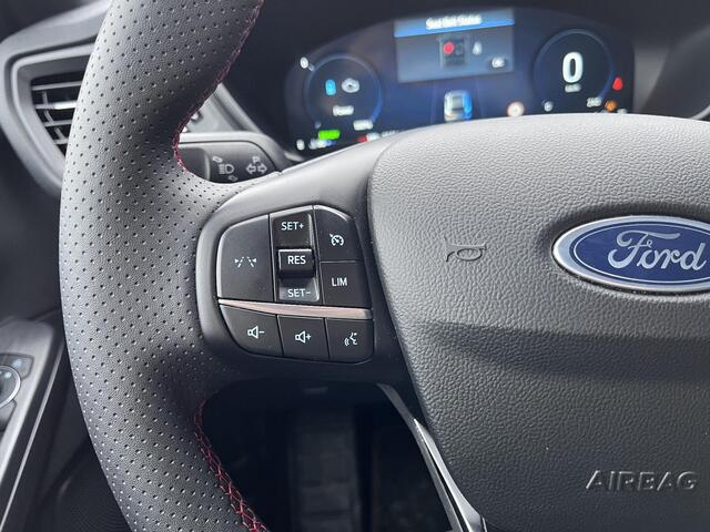 Ford KUGA 2.5 PHEV ST-Line | Orig. NL Auto | Nieuw model! | Wegklapbare trekhaak (elektrisch bedienbaar) | Winter Pack