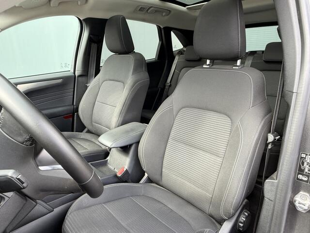 Ford KUGA BWJ 2023 | 2.5 PHEV 225PK Titanium | PANO DAK | CAMERA A | CARPLAY | CLIMA | CRUISE | NAVI | PRIV. GLAS | MULTIFUNCT. STUUR | LMV