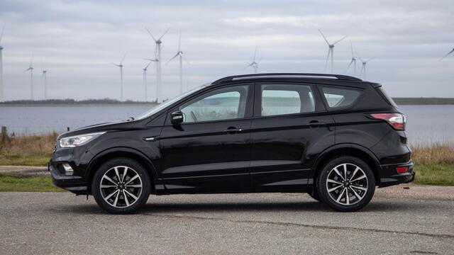 Ford KUGA 1.5 EcoBoost ST Line CAMERA / CARPLAY / TREKHAAK / 2000 KG / STOEVERWRMING / 150 PK