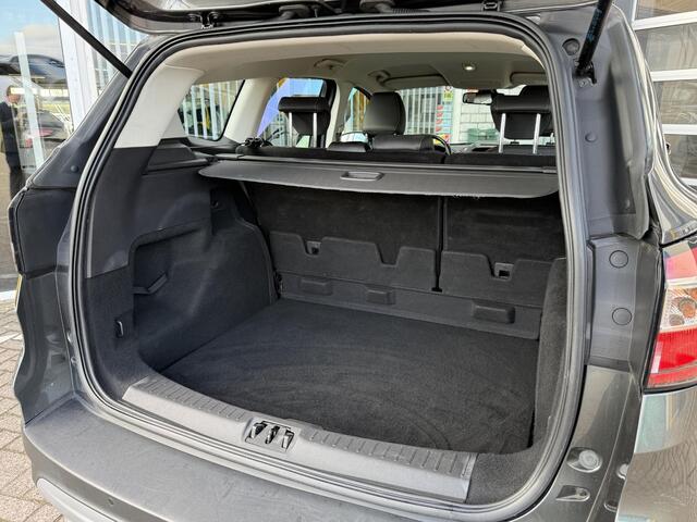 Ford KUGA 1.5 EcoBoost Titanium | NAP | Trekhaak | Navigatie | Climate Control | Cruise Control | Parkeersensoren | Lichtmetaal | BT-Telefoonfunctie |