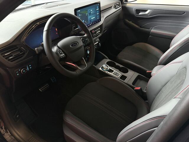 Ford KUGA NIEUWE AUTO 2.5 PHEV 243 PK ST-LINE X 2026 SCHUIFDAK 20''LMV HAAK B&O ELEK.STOEL STOEL/STUUR/RUIT VERW. 360.CAM phev ? Ford Wijchen / Al 30 Jaar verkoop van Ford In Nederland / Wij leveren Nieuwe en Bijna nieuwe Ford's / Zowel : ST-Line X / St-Line / Tit