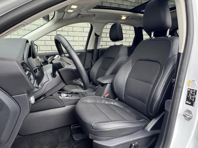 Ford KUGA 2.5 PHEV Titanium X | Elektrische Trekhaak | Panoramdak | Stoel + stuurverwarming | Achteruitrijcamera |