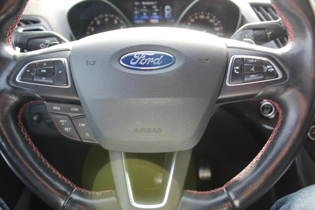 Ford KUGA 1.5 EcoBoost ST Line , 180pk , AWD , 1800kg Trekgewicht Climate control , Navigatie , Camera , Trekhaak Panorama/schuif kantel dak , Dealeronderhouden