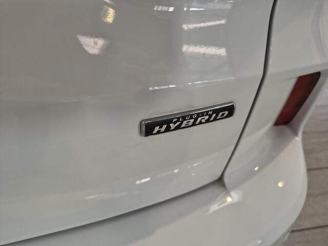 Ford KUGA 2.5 PHEV ST-Line | Trekhaak | Winterpack | El .a. klep | Adapt. Cruise | 2 Camera's | Dealer onderhouden