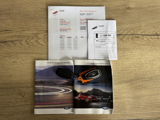 Ford KUGA 2.5 PHEV Titanium X | Achterbank verwarmd | Apple Carplay/Android Auto | Automatische airco met 3 zones en bediening voor achterpassagiers