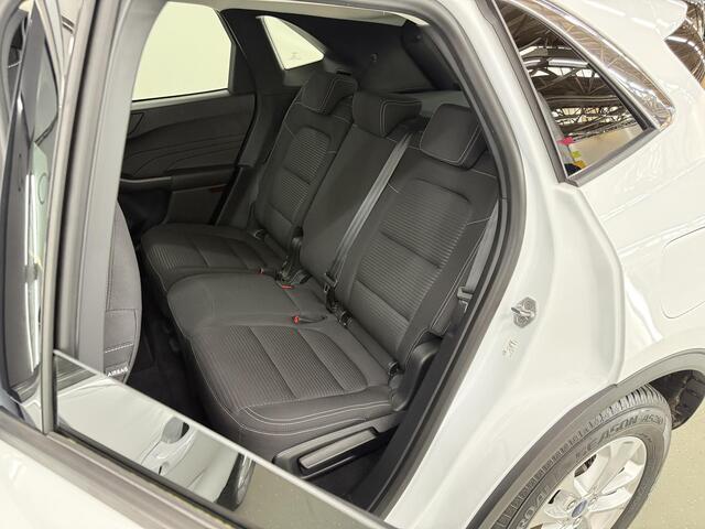 Ford KUGA 2.5 PHEV Titanium | Winterpakket | Cruise Control Adaptief | Elektr. Achterklep | Navigatie | Climate Control |