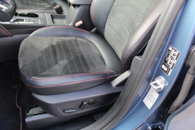 Ford KUGA 2.5 225 pk PHEV ST-Line X , 225pk , 1500kg Trekgwicht Winter Pack, Cruise Contol, Climate Control, Camera