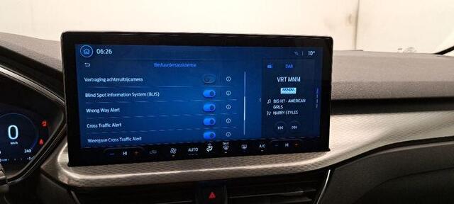 Ford KUGA 2.5 FHEV Titanium 190pk | Driver Assistance Pack | Wegklapbare Trekhaak | Geen stekker nodig | 1.600kg Trekgewicht | Michelin Cross Climate banden