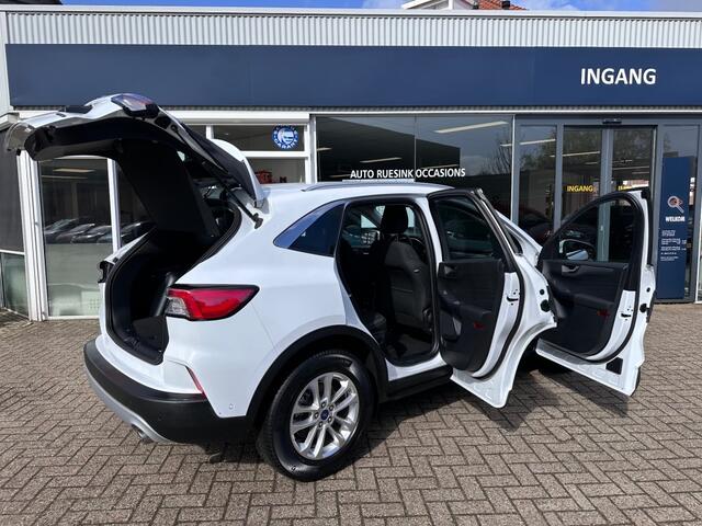 Ford KUGA 2.5 PHEV TITANIUM TREKHAAK