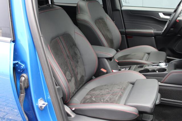 Ford KUGA 2.5-243pk PHEV ST-Line X. 2100kg trekgewicht ! Nieuw Model ! Van ¤. 54.937,- voor ¤. 42.750,- ! Trekgewicht van 2.100kg ! Elektr. verstelb. AGR stoelen voor, Stoel-, stuur-, voorraam- en achterbank verwarming, Elektr. panorama/schuif-kanteldak , Trekhaak 