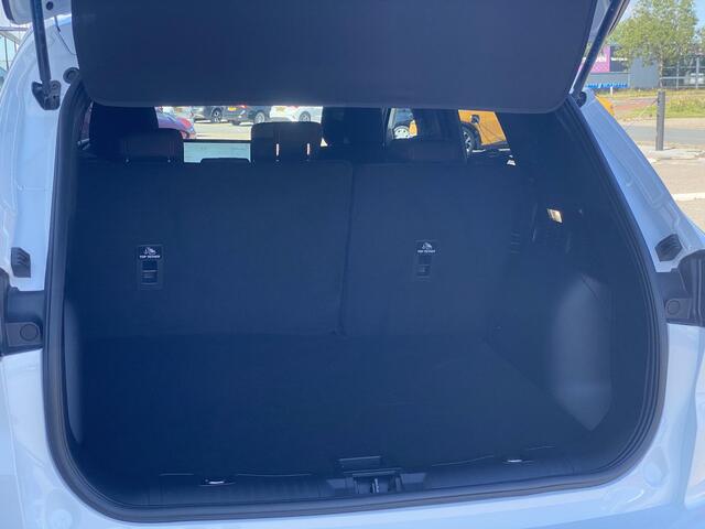 Ford KUGA 2.5 PHEV ST-Line 243 pk | Driver Assistance Pack | Wegklapbare trekhaak | 2.100 kg trekgewicht! | Winterpakket | 19 inch Licht metalen Velgen | ¤6.000,- prijsvoordeel!