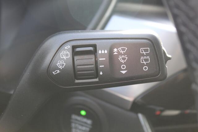 Ford KUGA 2.5-225 pk PHEV Titanium X Plug-in Hybrid. Hybride rijden voor een reëel bedrag ! Adapt. cruise cntrl, Autm. airco, Side- en lane assist, Stoel-, stuur-, voorraam- en achterbank verwarming, Camera v+a, LM wielen, metallic lak, navigatie, telefoonvoorb., B