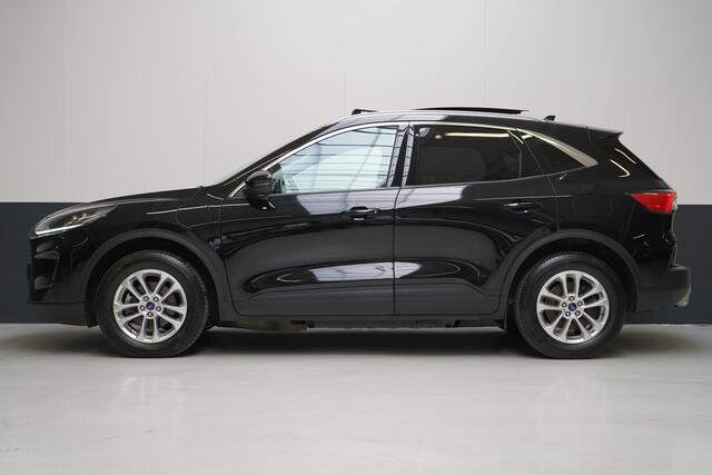 Ford KUGA 2.5 PHEV Titanium | Panoramadak | Trekhaak | Adaptive cruise | Climate control | Stoelverwarming