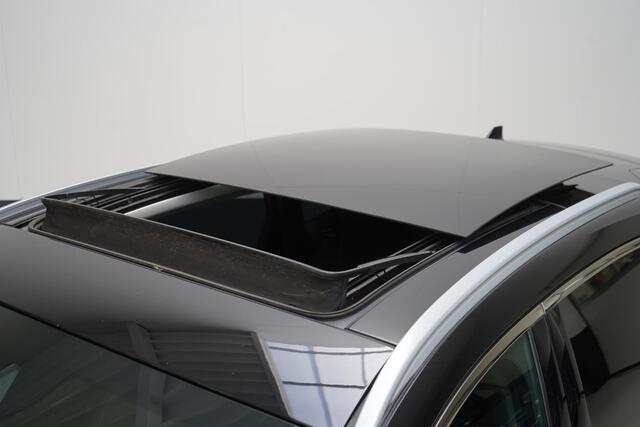 Ford KUGA 2.5 PHEV Titanium | Panoramadak | Trekhaak | Adaptive cruise | Climate control | Stoelverwarming