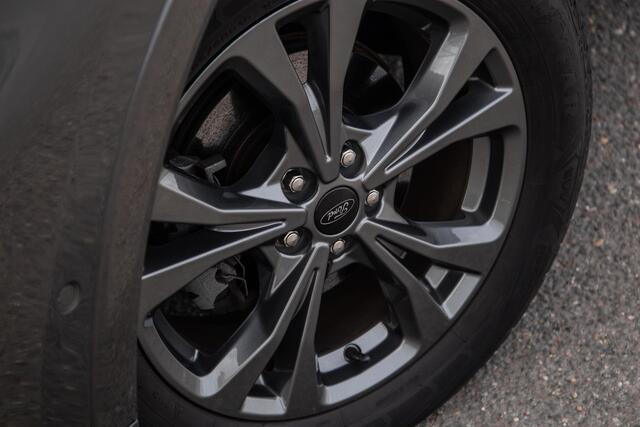 Ford KUGA 2.5 PHEV ST-Line PANORAMADAK / CARPLAY / TREKHAAK / DEALER ONDERHOUDEN / CAMERA