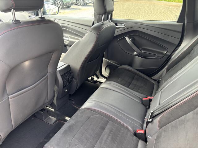 Ford KUGA 1.5 Turbo ST Line All-Seasons / Camera / Carplay