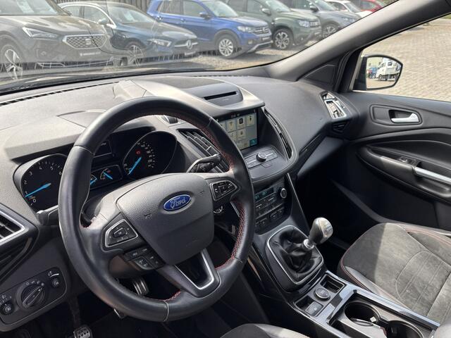 Ford KUGA 1.5 Turbo ST Line All-Seasons / Camera / Carplay