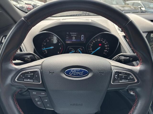 Ford KUGA 1.5 Turbo ST Line All-Seasons / Camera / Carplay