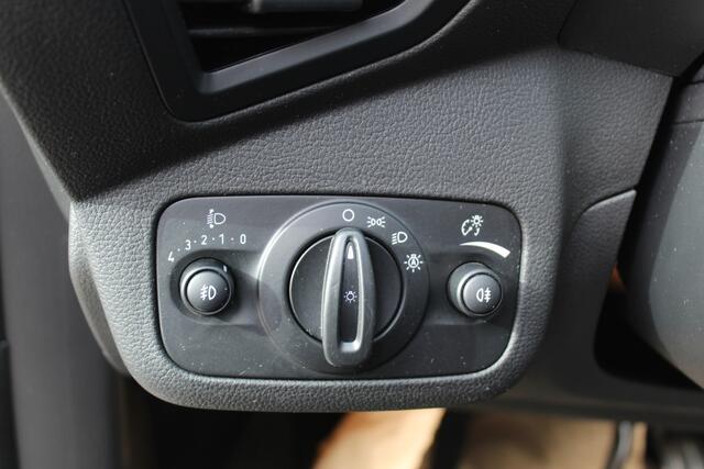 Ford KUGA 1.5 EcoBoost ST Line , 150pk , 2000kg Trekgewicht Climate control ,Cruise control , Camera Trekhaak Stoel,stuur en voorruit verwarming