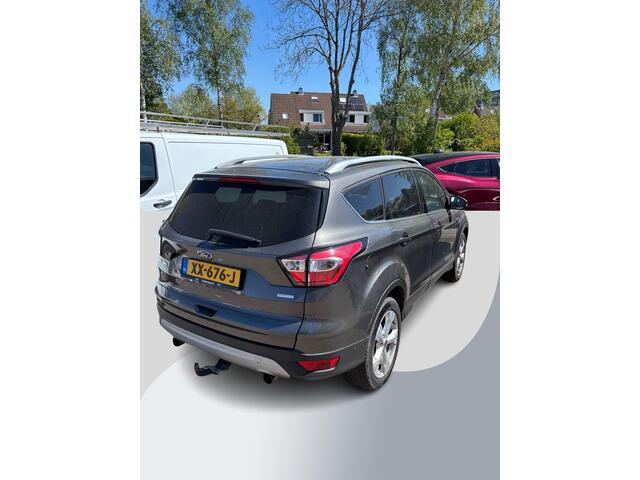 Ford KUGA 1.5 EcoBoost Titanium 150pk Trekhaak | Elektrische Achterklep | Stoel, stuur en Voorruit verwarming | Achteruitrijcamera | 2.000kg Trekgewicht