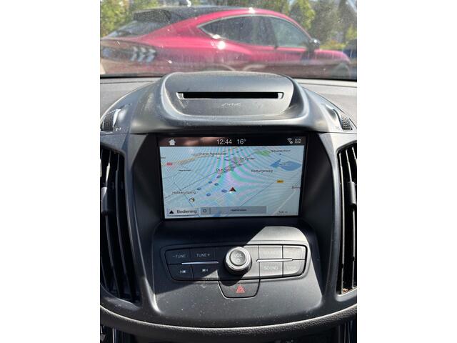 Ford KUGA 1.5 EcoBoost Titanium 150pk Trekhaak | Elektrische Achterklep | Stoel, stuur en Voorruit verwarming | Achteruitrijcamera | 2.000kg Trekgewicht