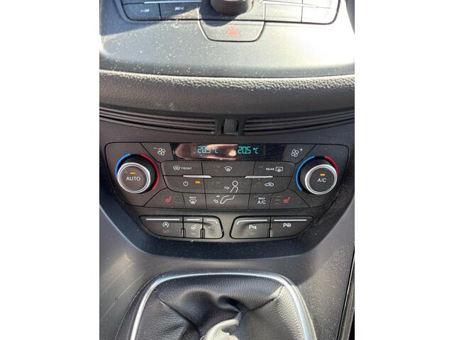 Ford KUGA 1.5 EcoBoost Titanium 150pk Trekhaak | Elektrische Achterklep | Stoel, stuur en Voorruit verwarming | Achteruitrijcamera | 2.000kg Trekgewicht