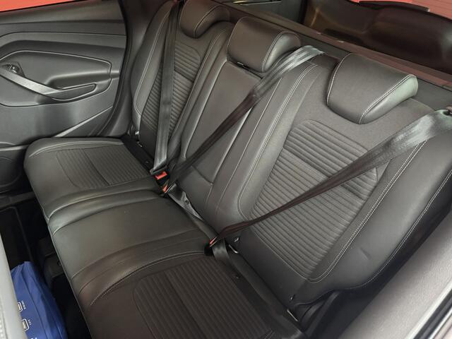 Ford KUGA 1.5 EcoBoost Titanium | Navigatie | Climate Control | Trekhaak | 2000KG trekgewicht |