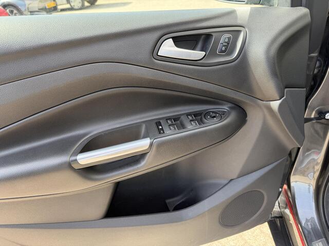 Ford KUGA 1.5 ST-Line Pano Camera Trekhaak ST