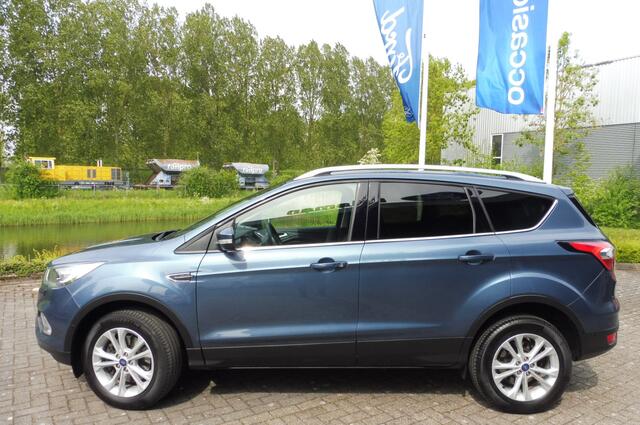 Ford KUGA 1.5 180p 4WD Automaat Xenon Elek.trekhaak Elek.klep Winter-Pack bomvol unieke auto
